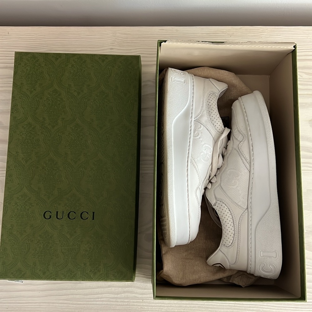 Gucci GG Logo Off-White Sneakers (40.5), Emergency Sale, PRICE FIRM